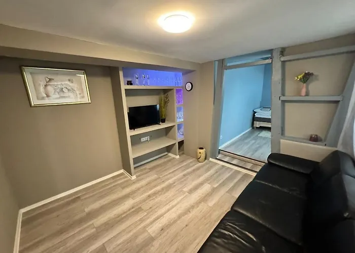 Casa de Férias Ganzes Haus Fuer 4 In *