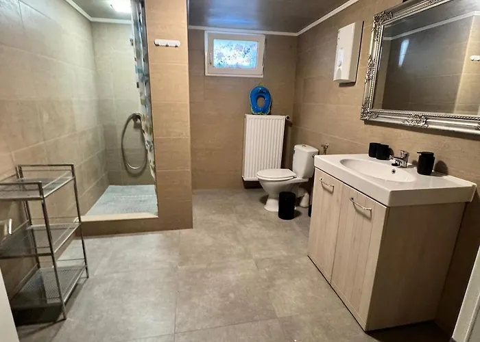 Ganzes Haus Fuer 4 In Kestert